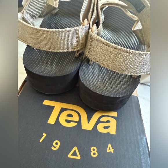 Teva Midform Gold Color - Picture 2 of 5
